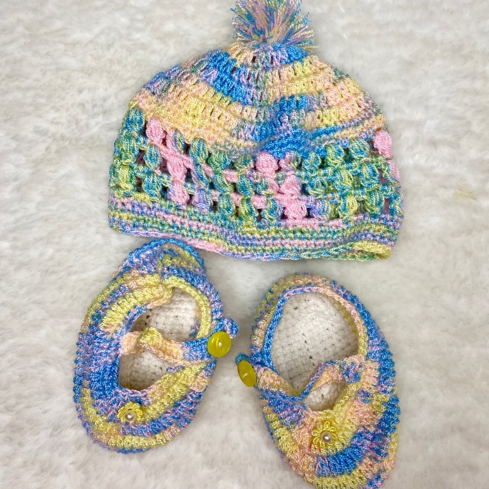 Hand knit Baby Hat & Shoes for Baby Girl